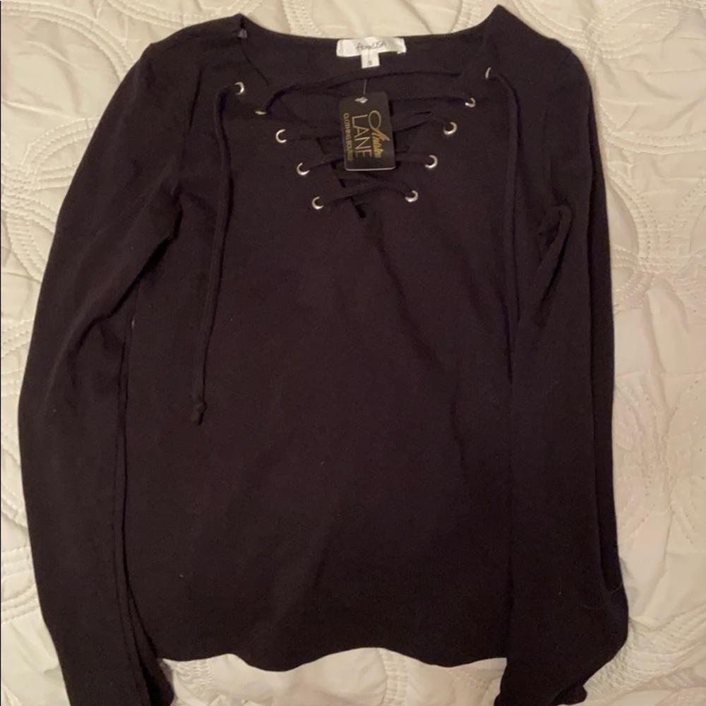 casual top with tie string v-neck